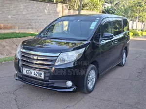 Toyota Noah 2.0 FWD (8 Seater) 2016 Black