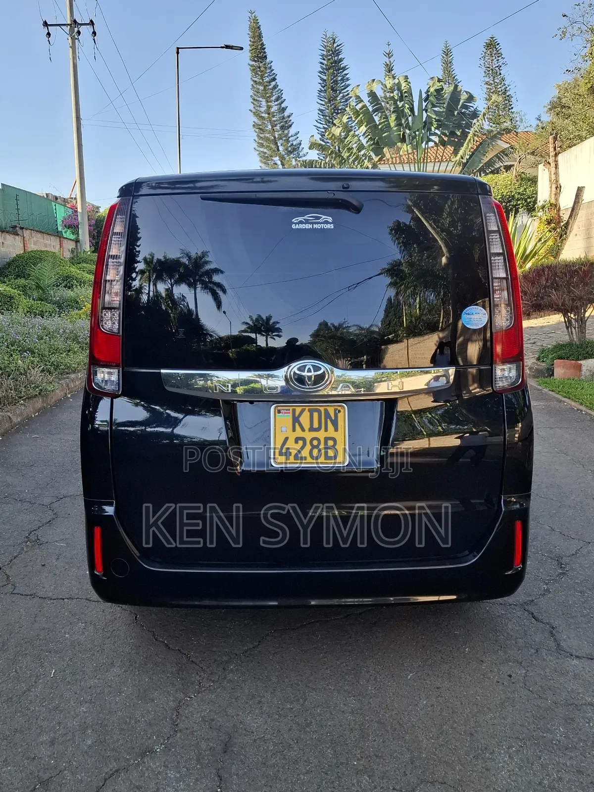 Toyota Noah 2.0 FWD (8 Seater) 2016 Black