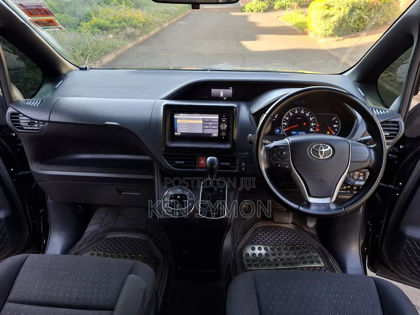 Toyota Noah 2.0 FWD (8 Seater) 2016 Black
