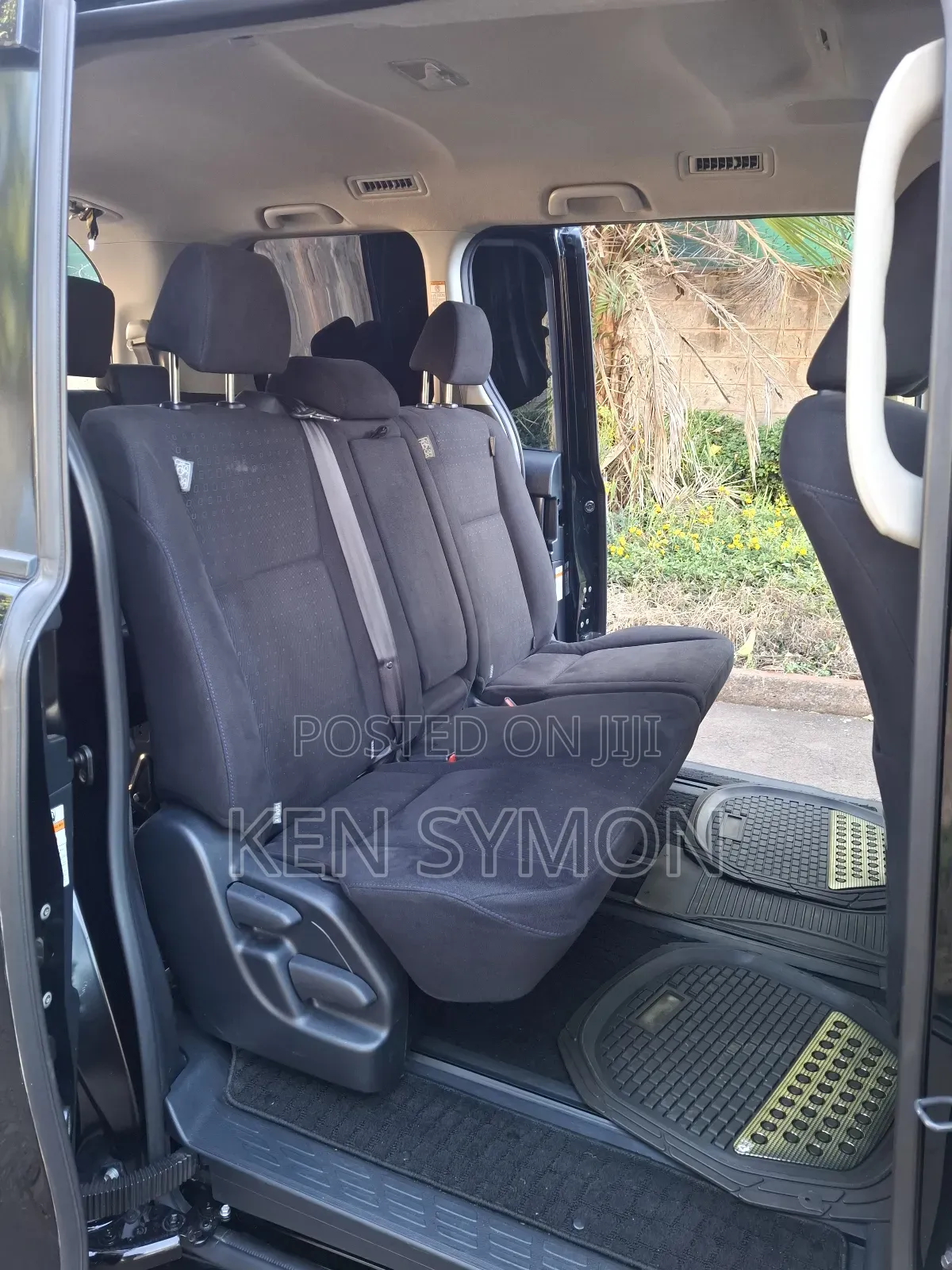 Toyota Noah 2.0 FWD (8 Seater) 2016 Black