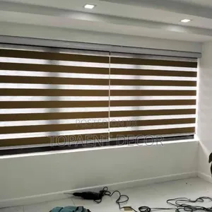 Office Perfection With Elegant Horizontal Window Curtain Blinds