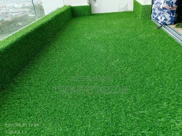 15mm Real Grass Look, Modern Solution Balcony Artificial Grass Carpet - main view
