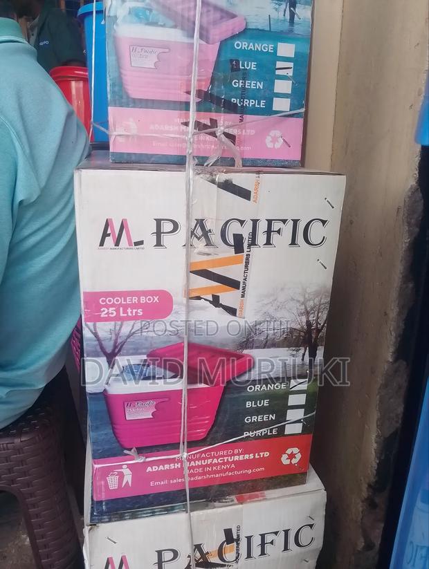 25litres Pacific Cooler Box
