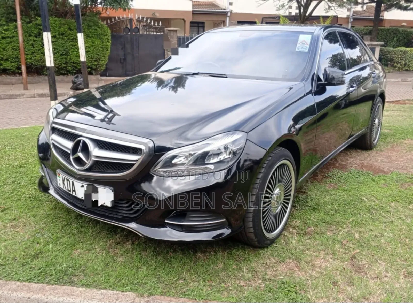 Mercedes-Benz E250 2015 Black