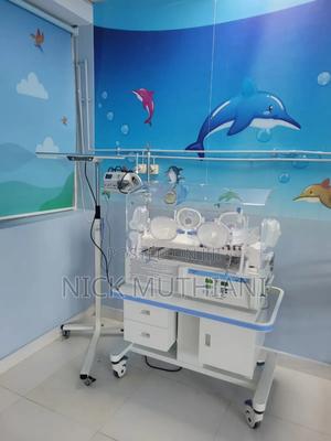 Baby Incubator - thumbnail 2