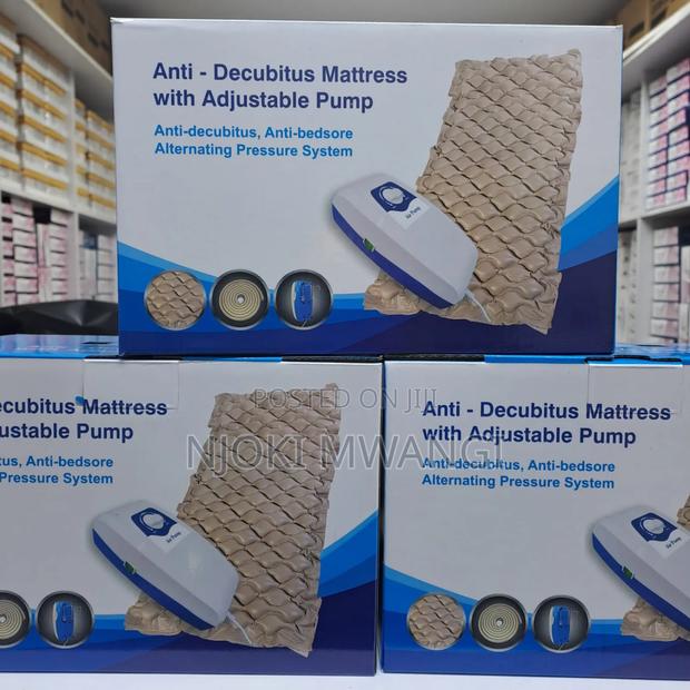 Anti-Decubitus Mattress With Adjustable Pump