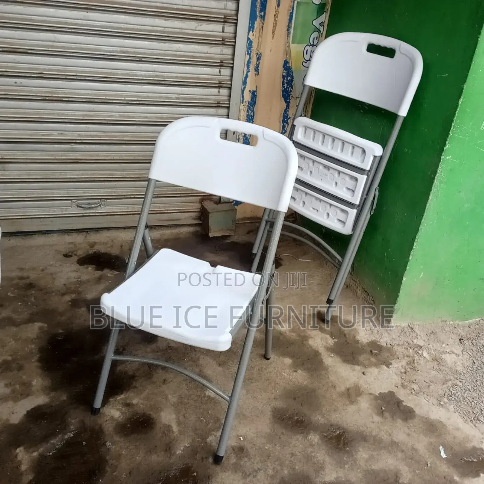 White Foldable Chair