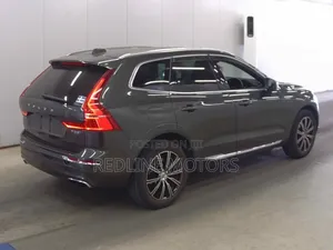 Volvo XC60 T5 Momentum AWD 2018 Gray