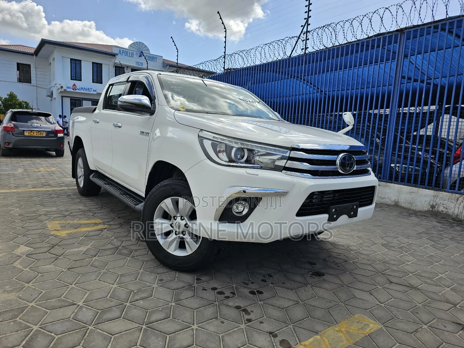 Toyota Hilux Revo Double Cab Deisel 2.4 AWD 2018 Off white