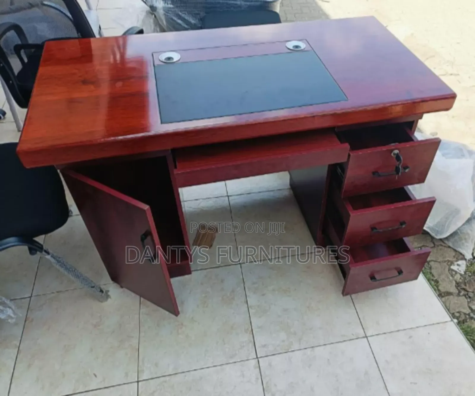 Executive Office Desk Size 1.4m