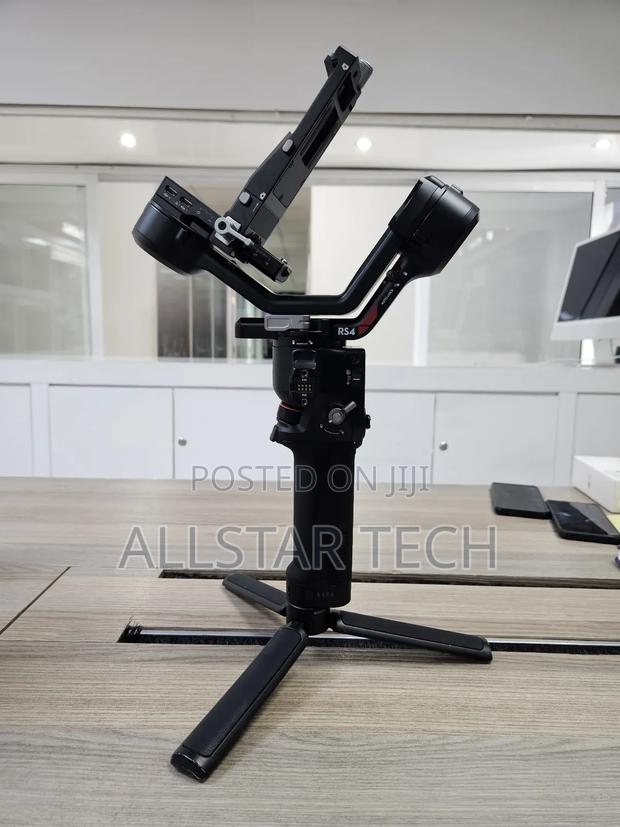 Dji Rs 4 Gimbal Stabilizer - thumbnail 9