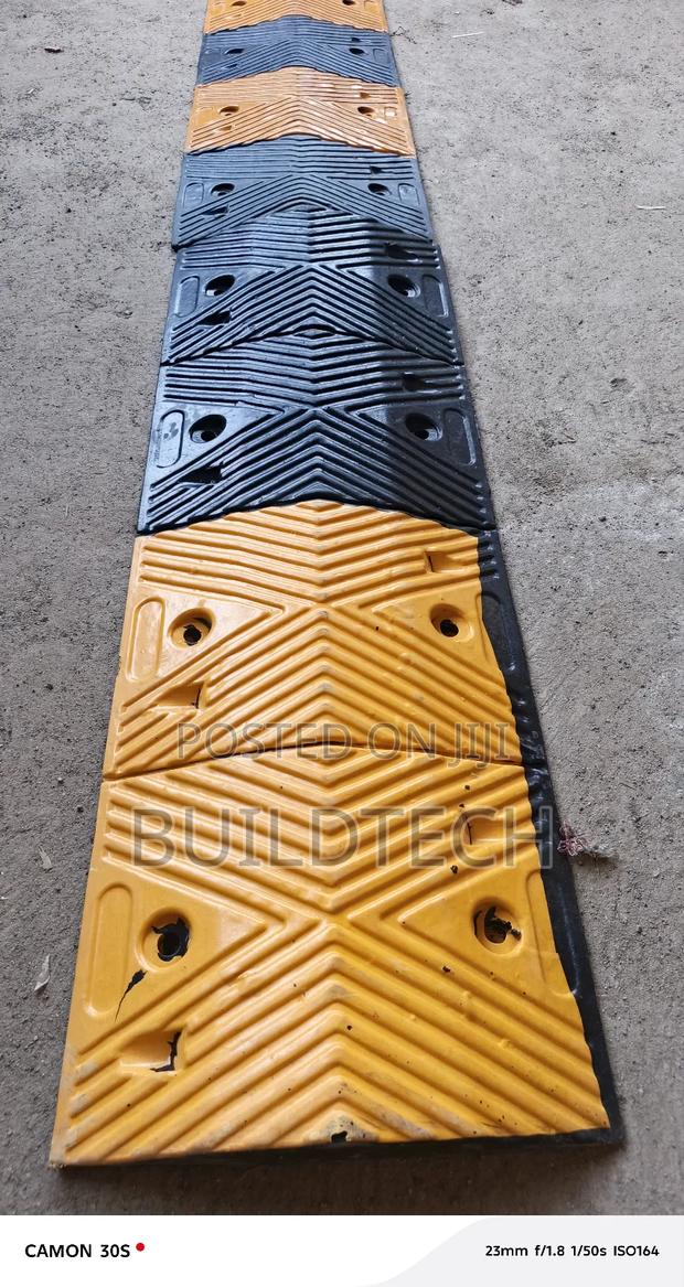 Rubber Speed Bump Reflective - thumbnail 3