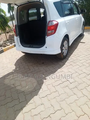 Toyota Ractis 2006 White