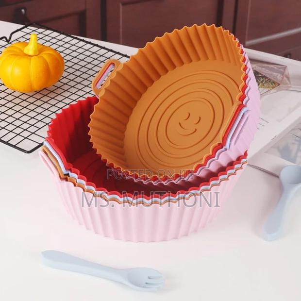 Round Reusable Silicone Air Fryer Liner - thumbnail 2