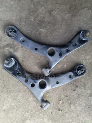 Toyota Noah New Model Front Control Arm
