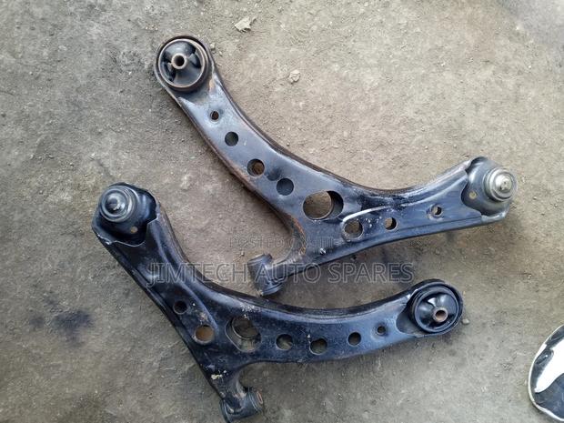 Toyota Isis Front Control Arm - thumbnail 2