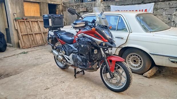 Honda 2016 Red - thumbnail 2