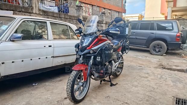 Honda 2016 Red - thumbnail 4