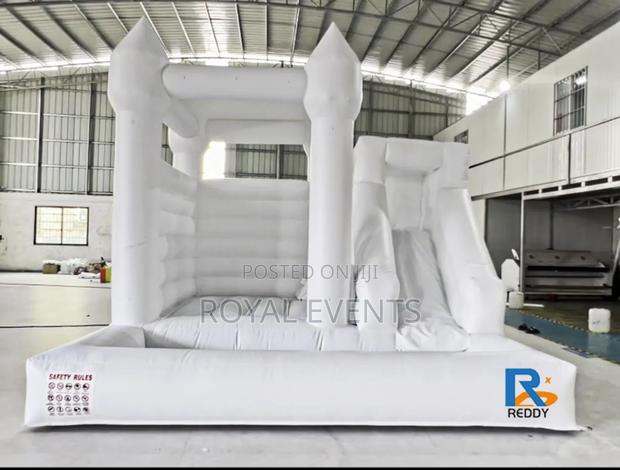 White Theme Bouncing Castle - thumbnail 3