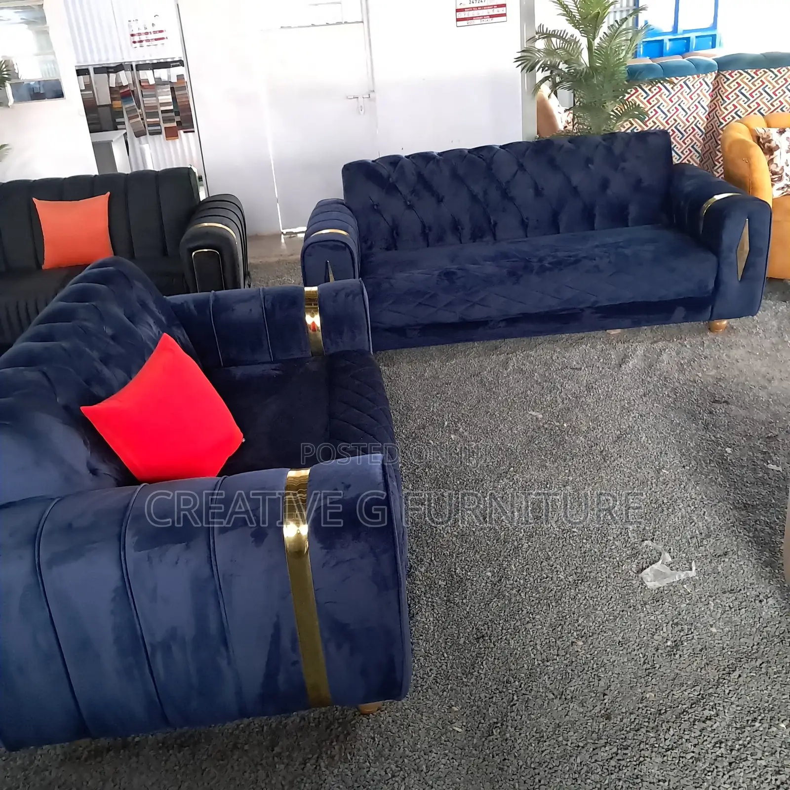Trendy Modern 5-Seater Sofa – Elegant Living Room Style