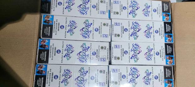 Korobo Local White Regular Size Rolling Papers 100 Leaves Per Booklet - thumbnail 4