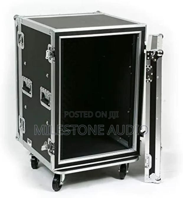 16 U Rack Black