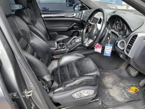 Porsche Cayenne 2016 Gray