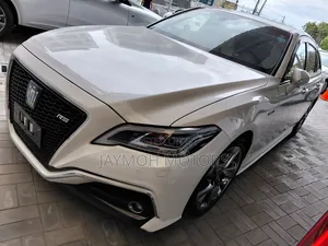 Toyota Crown 2019 Pearl