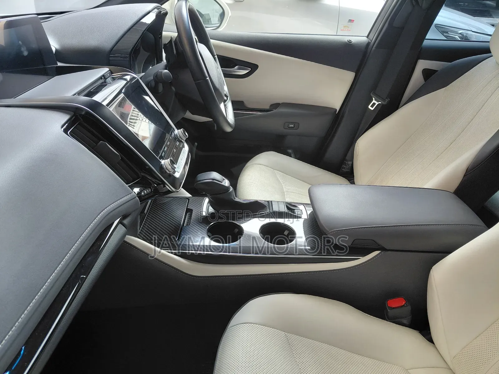 Toyota Crown 2019 Pearl