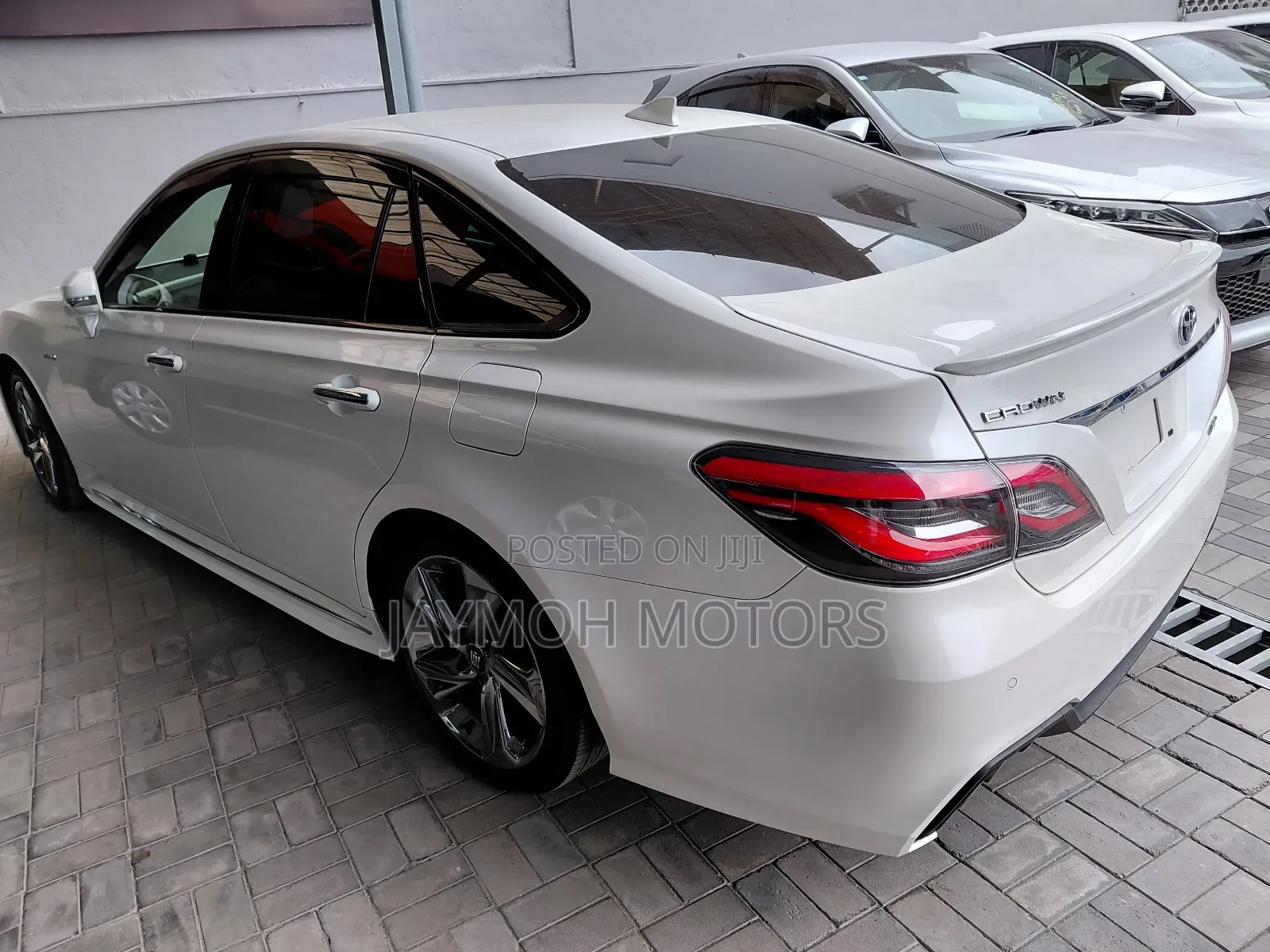 Toyota Crown 2019 Pearl