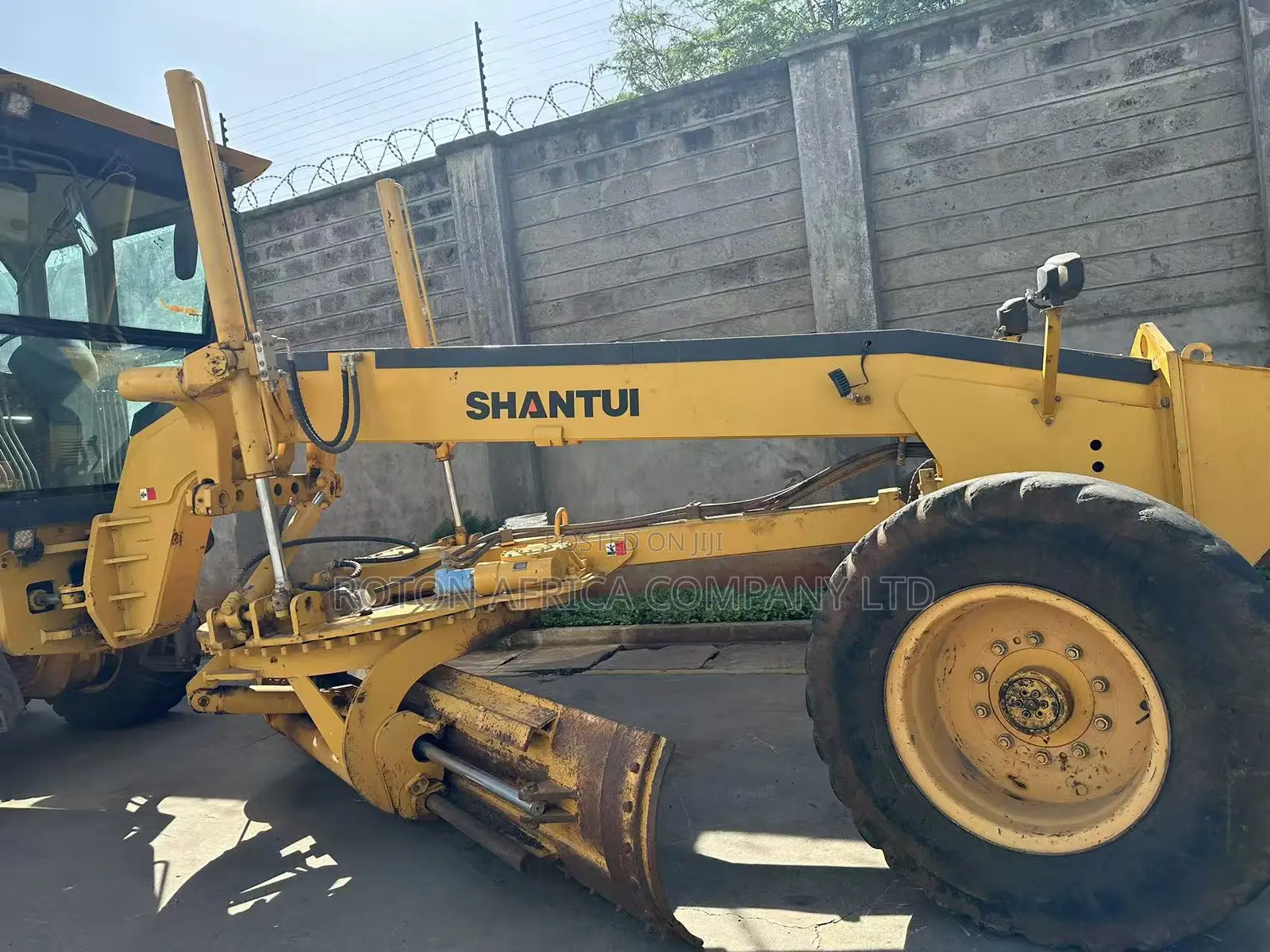 Shantui Grader in Stock