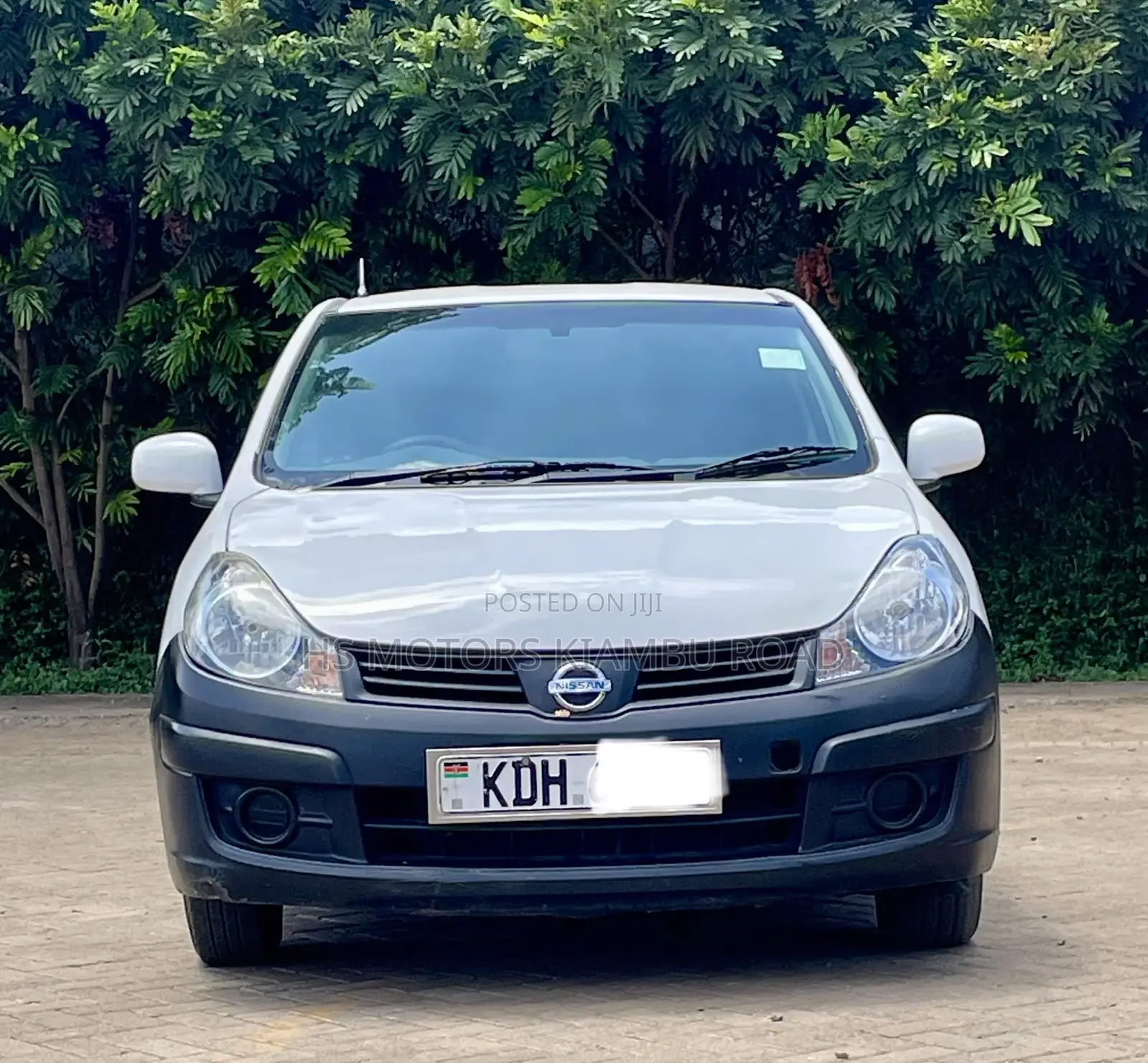 Nissan Advan 2014 White