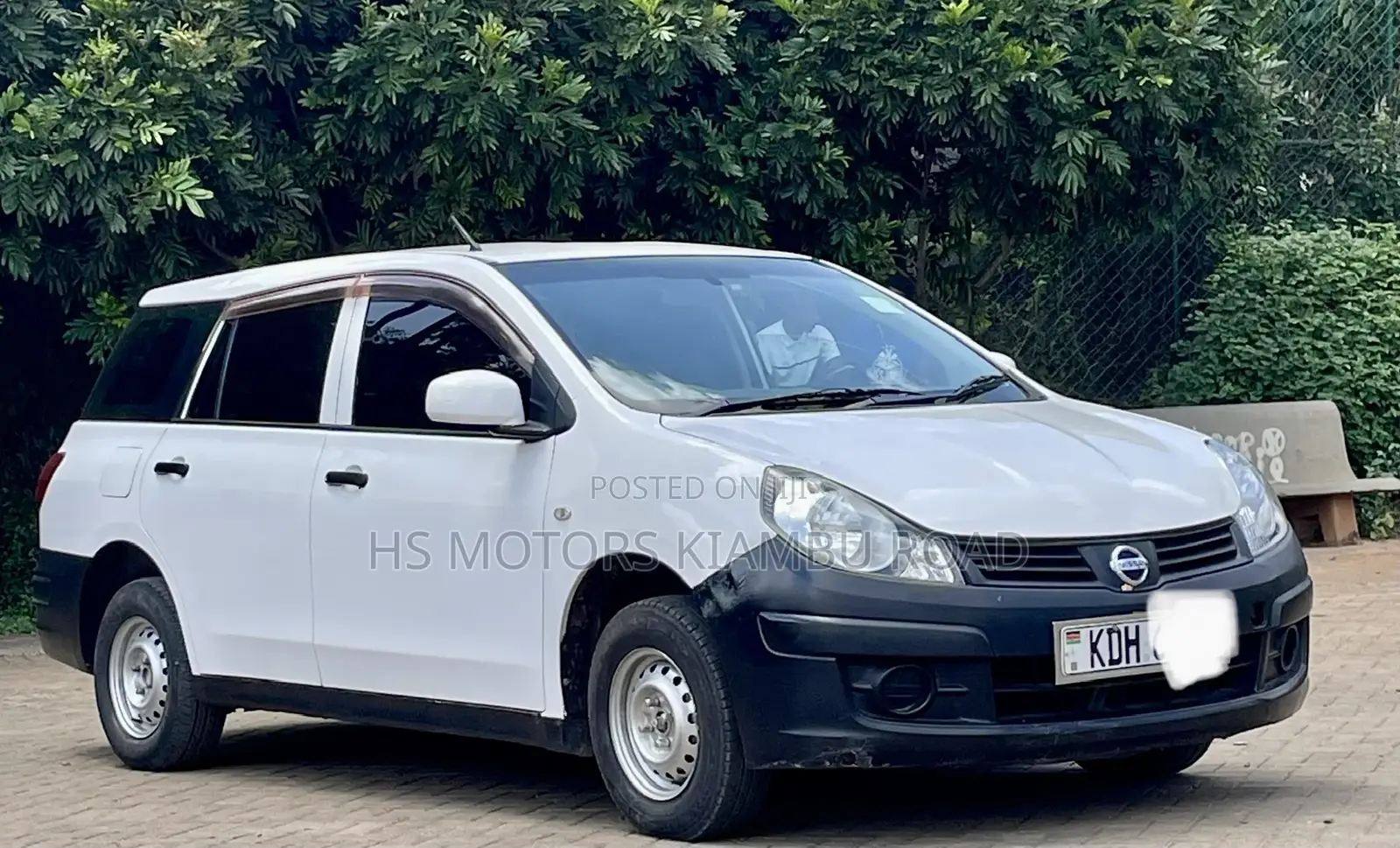 Nissan Advan 2014 White