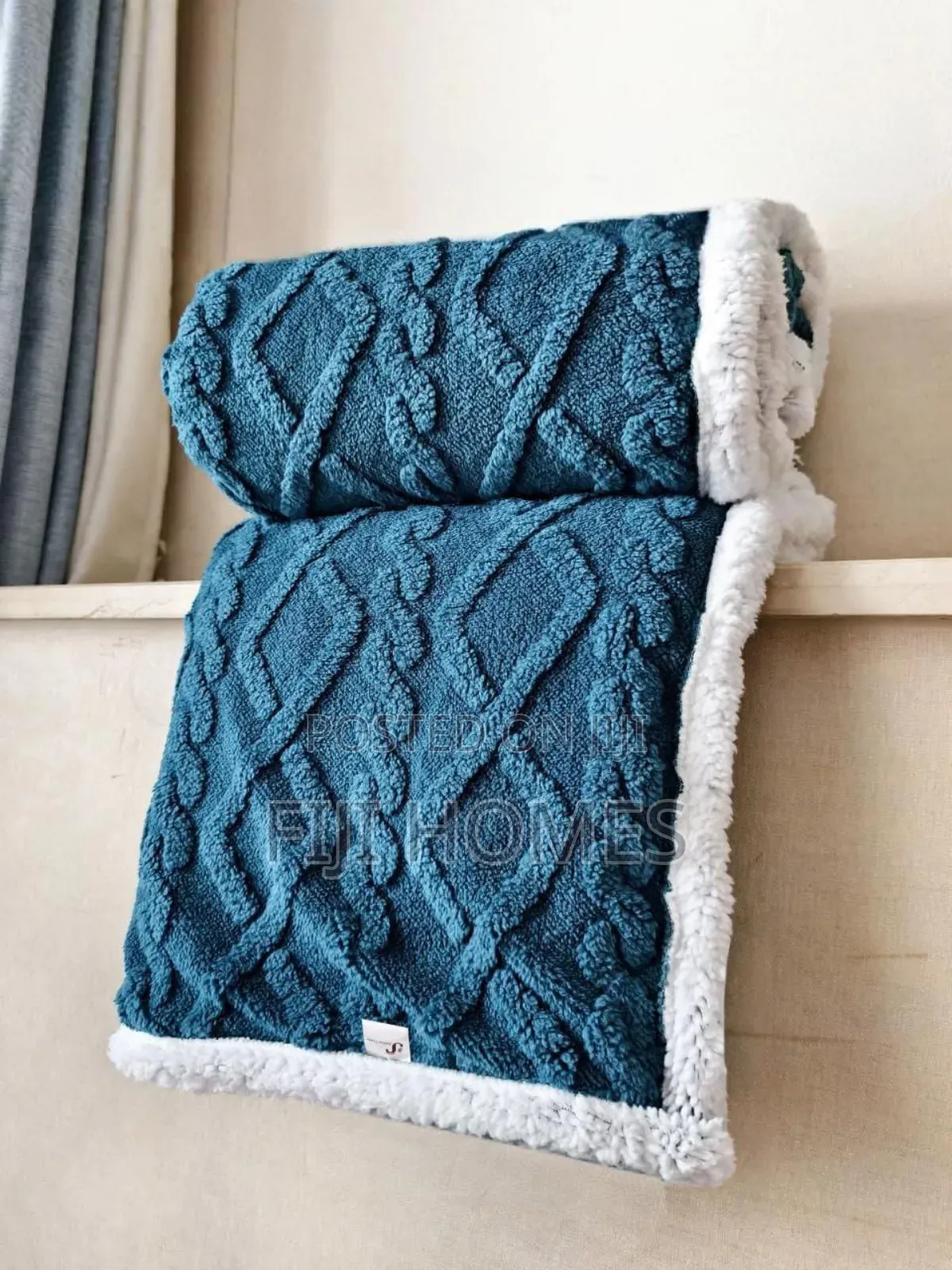 Extra Large Sherpa Throw Blanket 200×230cm | Warm Cozy