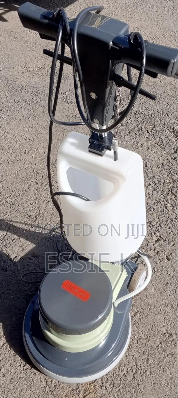 Astramilano Floor Scrubbing Machine - thumbnail 4