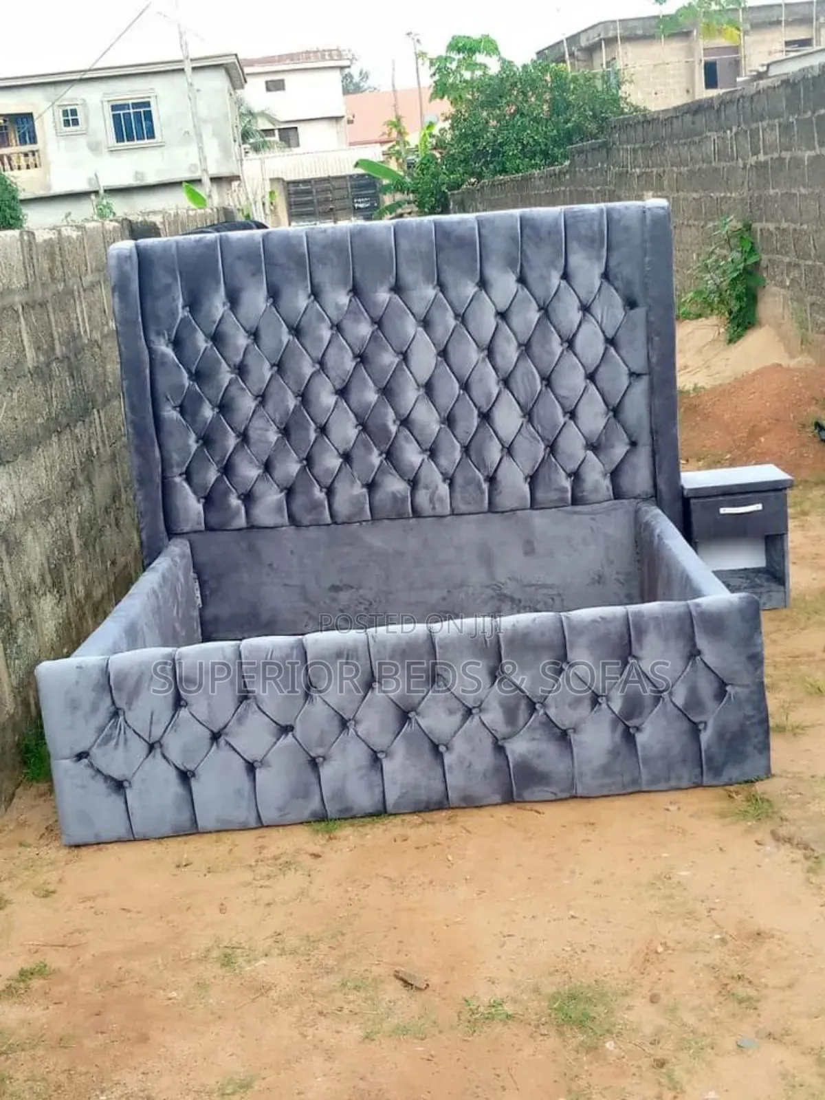 Luxury Tufted Bed Size 6 by 6.
