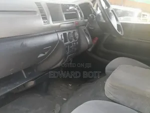 Toyota HiAce 2010 White