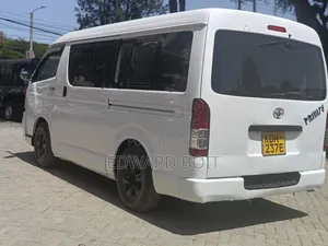 Toyota HiAce 2010 White