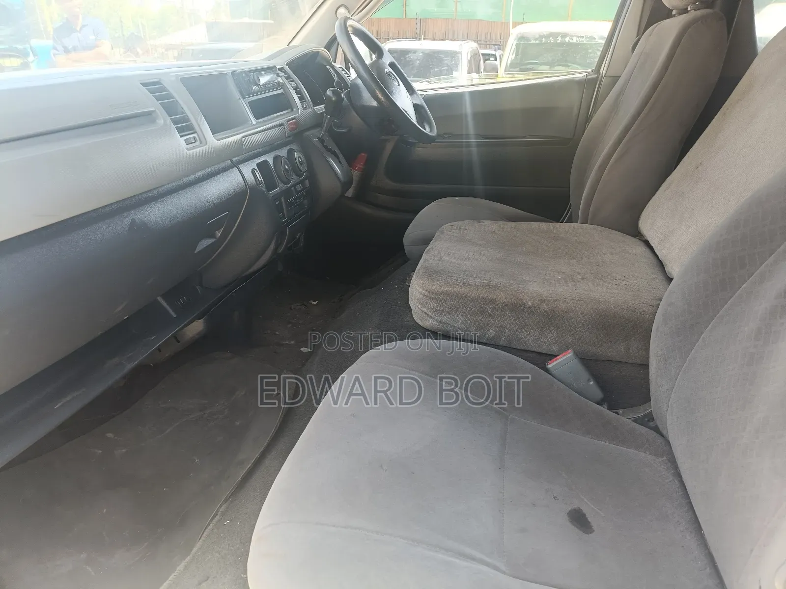 Toyota HiAce 2010 White