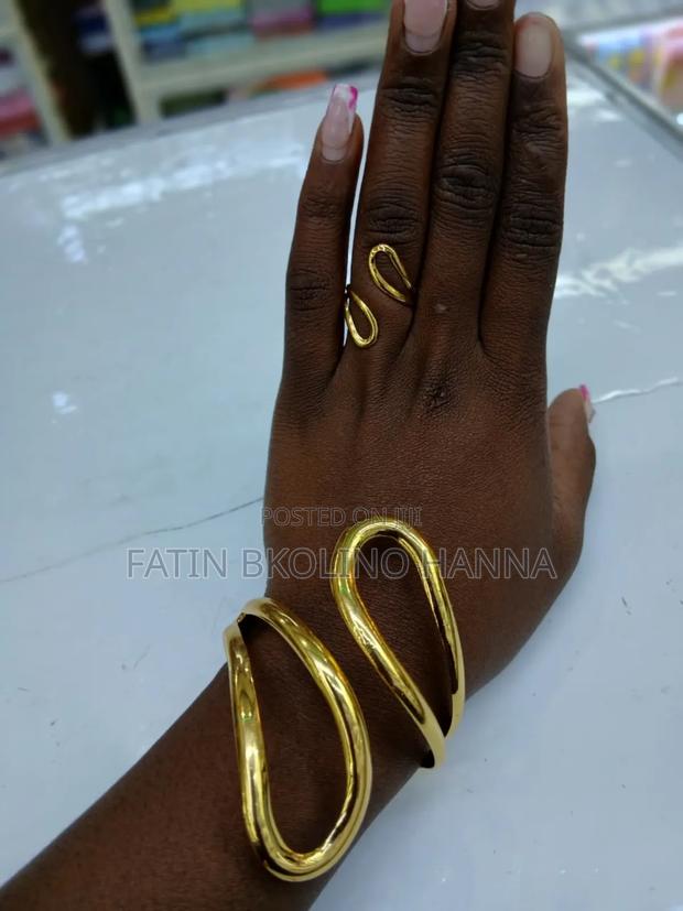 Jewellery Set Bangle and Ring - main view