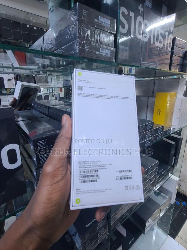 New Apple iPhone 15 Pro Max 256 GB Blue - thumbnail 3