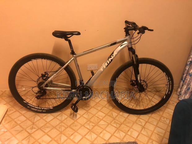 Trinx M136 Pro Mountain Bike. Size 29