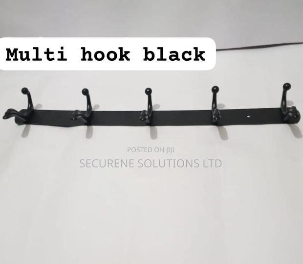 Black Metal Wall-mounted Multi-hook Rack