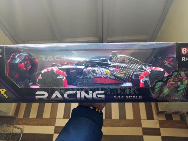 Rechargeable Remote Control Stunt Car - thumbnail 3