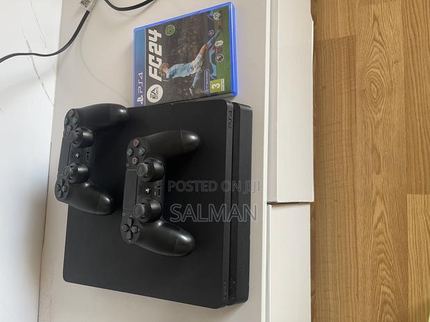 Playstation 4 Slim Pro