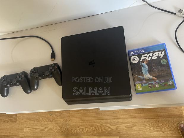 Playstation 4 Slim Pro - thumbnail 2