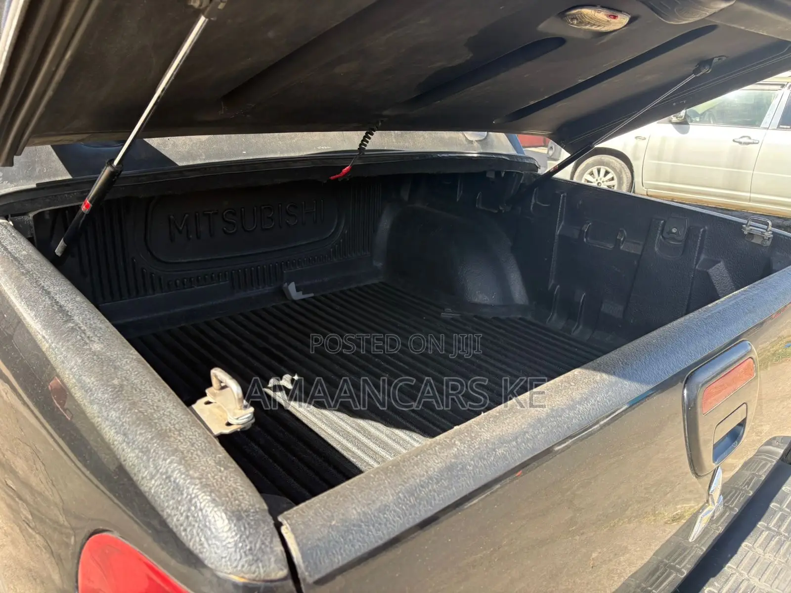Mitsubishi L200 2013 Black