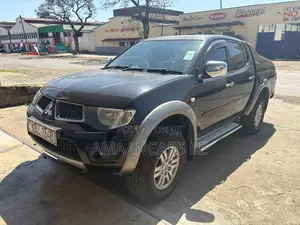 Mitsubishi L200 2013 Black