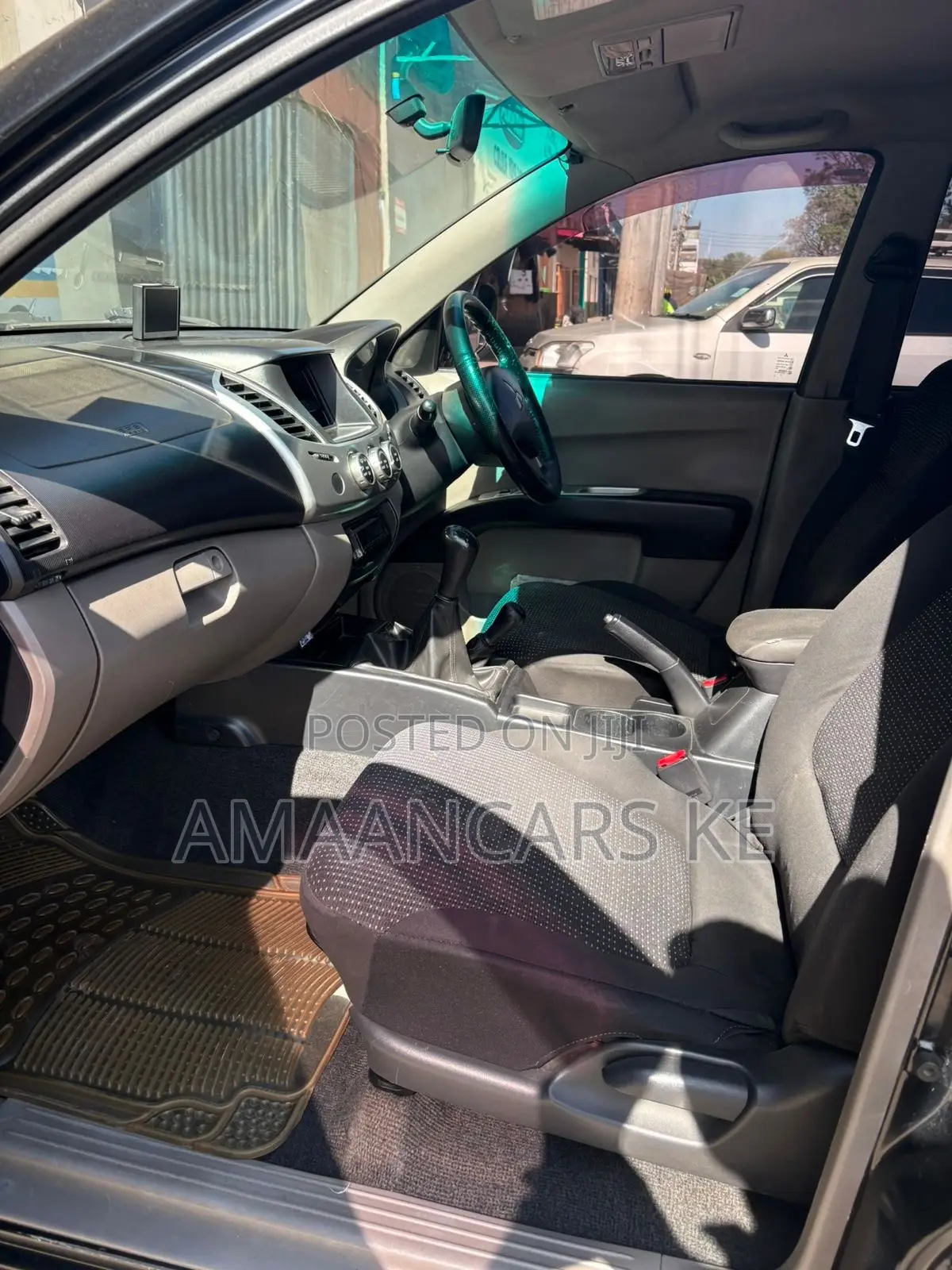 Mitsubishi L200 2013 Black