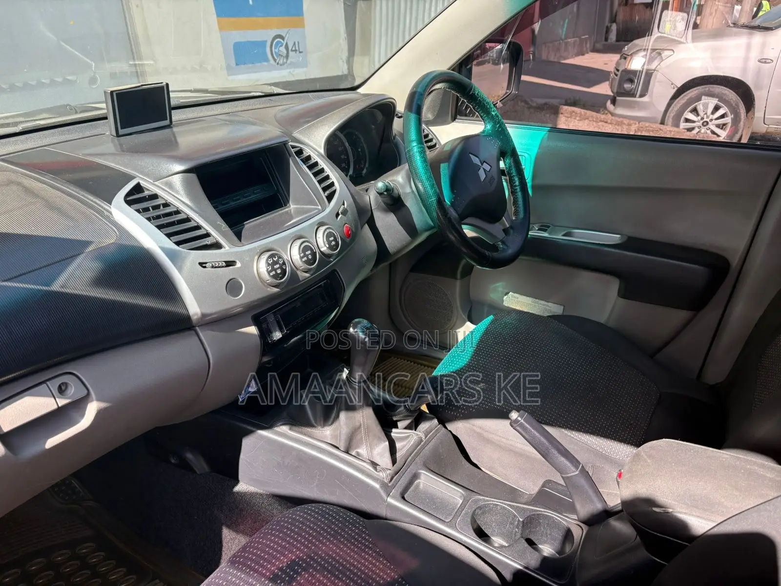 Mitsubishi L200 2013 Black